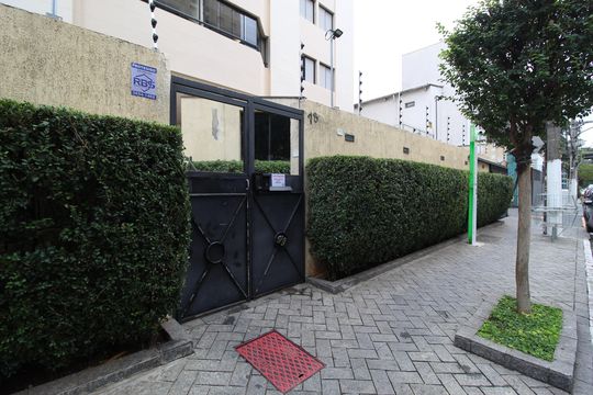 Fachada de apartamento para alugar com 2 quartos, 65m² em Indianópolis, São Paulo