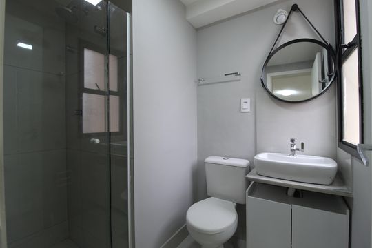 Banheiro da Suíte de apartamento para alugar com 2 quartos, 65m² em Indianópolis, São Paulo