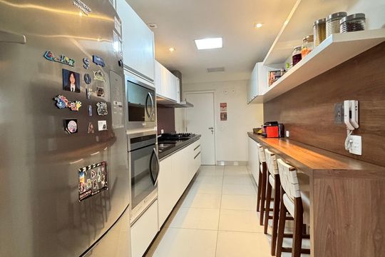 Cozinha de apartamento à venda com 3 quartos, 156m² em Vila Olímpia, São Paulo