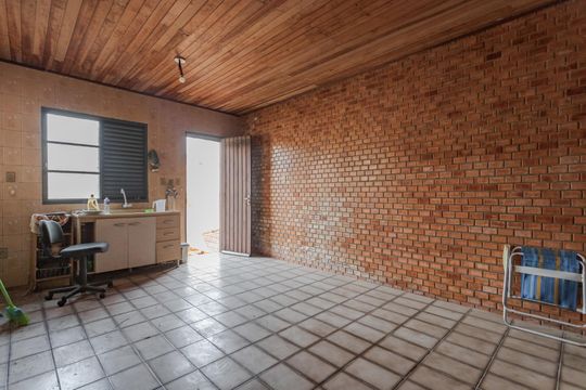 Cozinha e Área de Serviço de casa à venda com 2 quartos, 164m² em Santa Maria Goretti, Porto Alegre