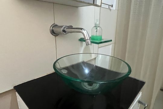 Banheiro de apartamento para alugar com 1 quarto, 66m² em Aparecida, Santos