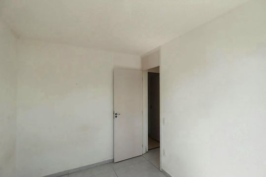 Quarto 1 de apartamento para alugar com 2 quartos, 50m² em Santa Cruz, Rio de Janeiro