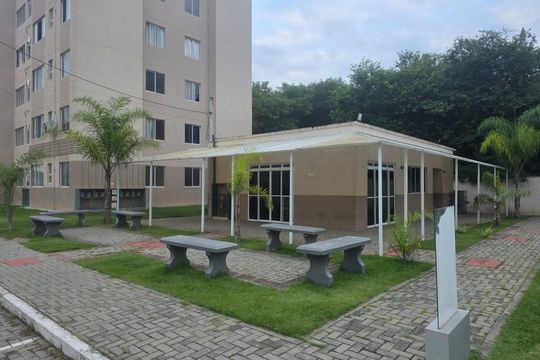 Área externa de apartamento para alugar com 2 quartos, 50m² em Santa Cruz, Rio de Janeiro