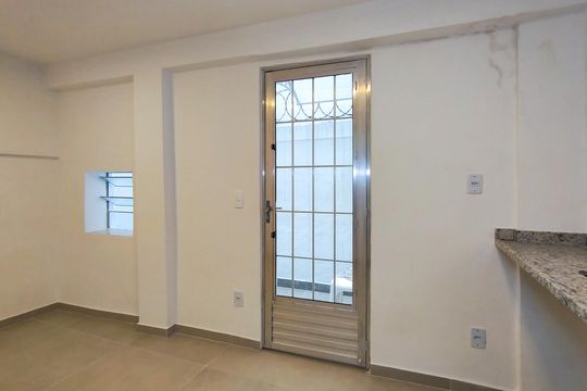 Sala/Cozinha de apartamento à venda com 1 quarto, 32m² em Tijuca, Rio de Janeiro
