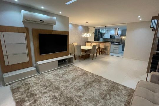 Casa de Condomínio à venda com 3 quartos, 308m² em Vargem Pequena, Rio de Janeiro