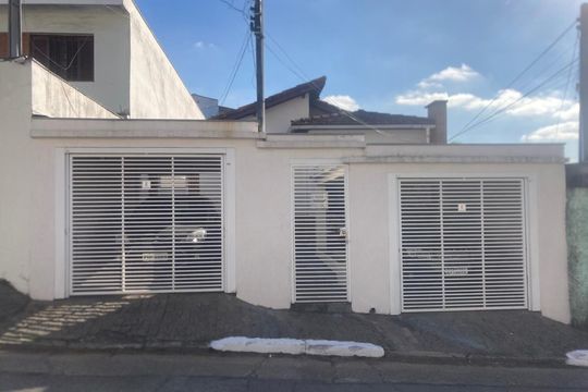 Fachada de casa à venda com 4 quartos, 195m² em Cidade Vargas, São Paulo