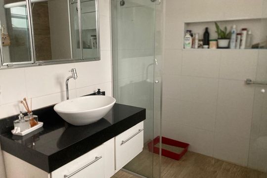 Banheiro de casa à venda com 4 quartos, 195m² em Cidade Vargas, São Paulo