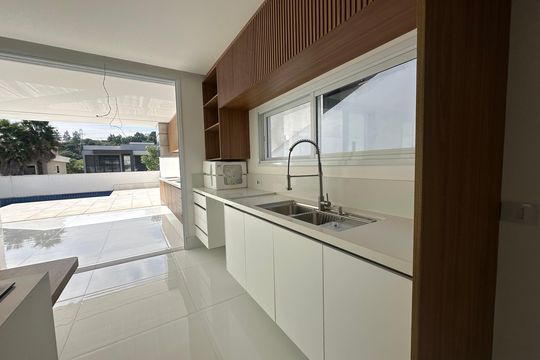 Cozinha de casa de condomínio à venda com 4 quartos, 390m² em Alphaville, Santana de Parnaíba