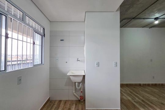 Sala/Cozinha de kitnet/studio para alugar com 1 quarto, 25m² em Jardim Domitila, São Paulo