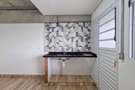 Sala/Cozinha de kitnet/studio para alugar com 1 quarto, 25m² em Jardim Domitila, São Paulo