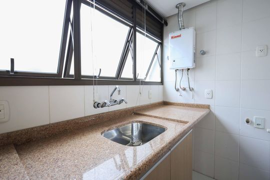 Cozinha de apartamento à venda com 2 quartos, 98m² em Independência, Porto Alegre