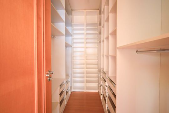 Closet da suíte 1 de apartamento à venda com 2 quartos, 98m² em Independência, Porto Alegre