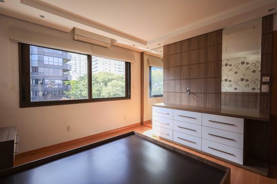 Suíte 1  de apartamento à venda com 2 quartos, 98m² em Independência, Porto Alegre