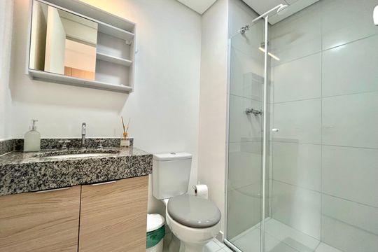 Banheiro de kitnet/studio para alugar com 1 quarto, 21m² em Vila Mariana, São Paulo
