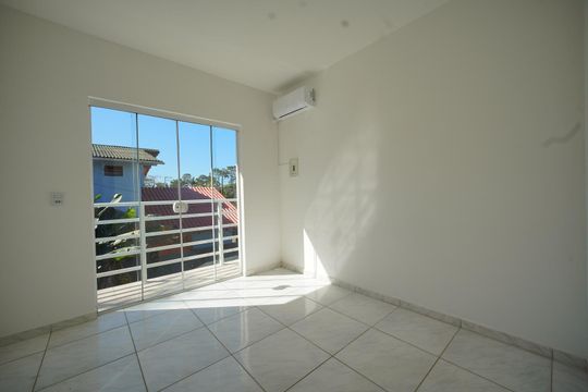 Casa para alugar com 2 quartos, 56m² em Campeche, Florianópolis