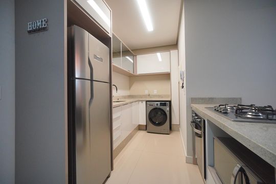 Cozinha de apartamento para alugar com 1 quarto, 61m² em Centro, Florianópolis