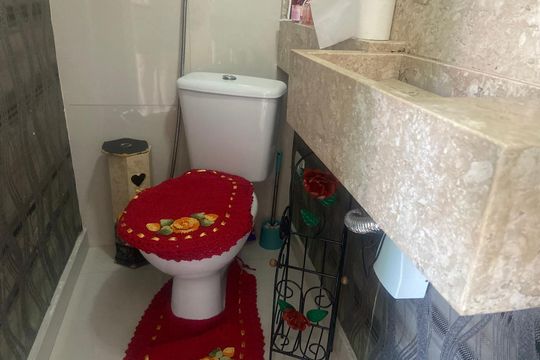 Banheiro de casa de condomínio à venda com 3 quartos, 110m² em Chácara Seis de Outubro, São Paulo