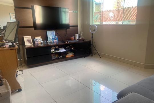 Sala de casa de condomínio à venda com 3 quartos, 110m² em Chácara Seis de Outubro, São Paulo