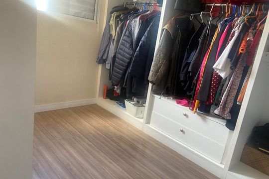 Quarto de casa de condomínio à venda com 3 quartos, 110m² em Chácara Seis de Outubro, São Paulo