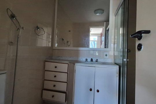 Banheiro de apartamento à venda com 2 quartos, 75m² em Glória, Rio de Janeiro