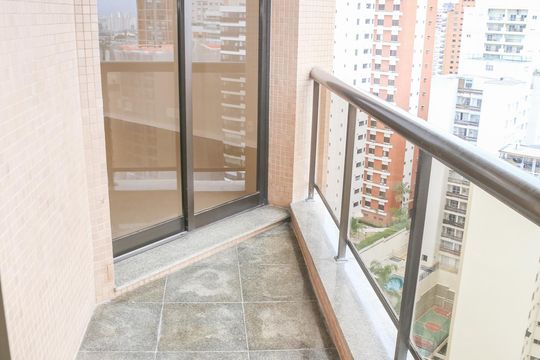 Sacada de apartamento à venda com 4 quartos, 215m² em Pompeia, São Paulo