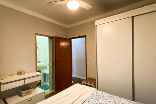 Suite de casa à venda com 6 quartos, 240m² em Parque Cisper, São Paulo