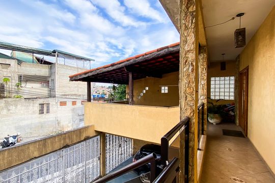 Casa 2 - Varanda de casa à venda com 6 quartos, 240m² em Parque Cisper, São Paulo