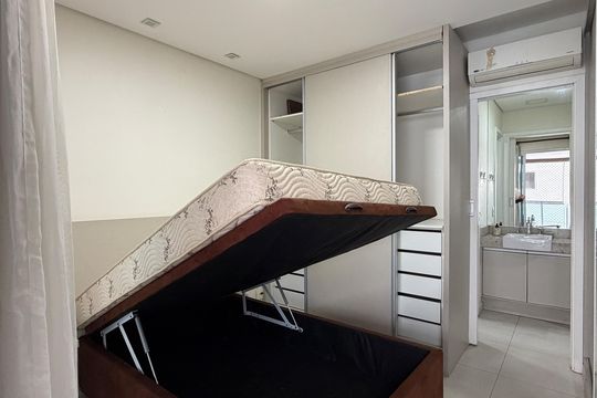Suíte de apartamento para alugar com 1 quarto, 45m² em Gonzaga, Santos