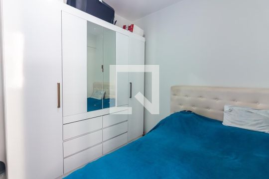 Quarto de apartamento à venda com 2 quartos, 48m² em Padroeira, Osasco