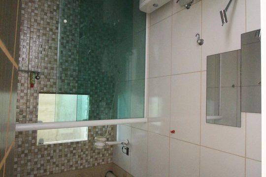 Banheiro de casa para alugar com 1 quarto, 80m² em Morro Agudo, Nova Iguaçu