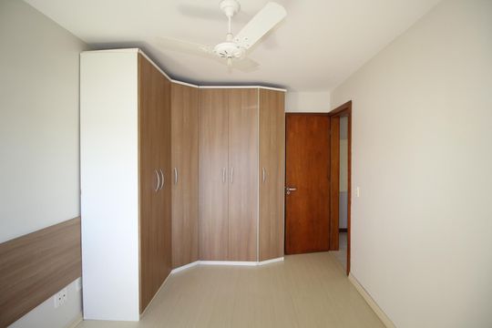 Quarto 1 de apartamento à venda com 2 quartos, 70m² em Floresta, Porto Alegre