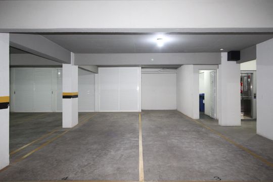 Garagem de apartamento à venda com 2 quartos, 70m² em Floresta, Porto Alegre