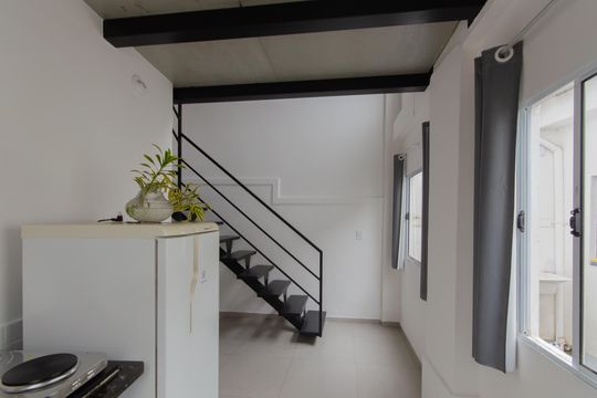 Sala/Cozinha de kitnet/studio para alugar com 1 quarto, 25m² em Cambuci, São Paulo