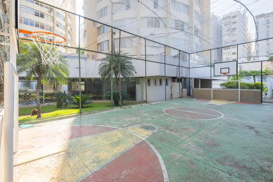 Quadra Esportiva de apartamento à venda com 3 quartos, 180m² em Jardim Paulistano, São Paulo