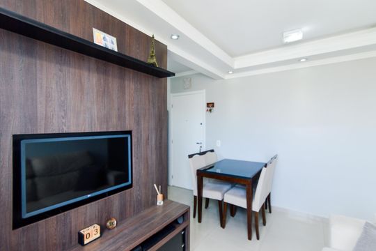 Sala  de apartamento para alugar com 2 quartos, 44m² em Jardim Cocaia, Guarulhos