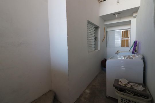 Área de Serviço de casa à venda com 3 quartos, 155m² em Veloso, Osasco