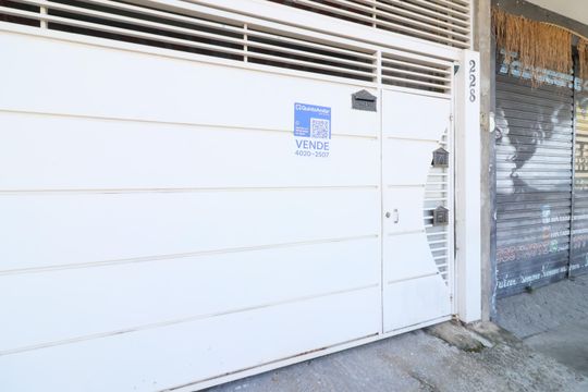 Fachada de casa à venda com 3 quartos, 155m² em Veloso, Osasco