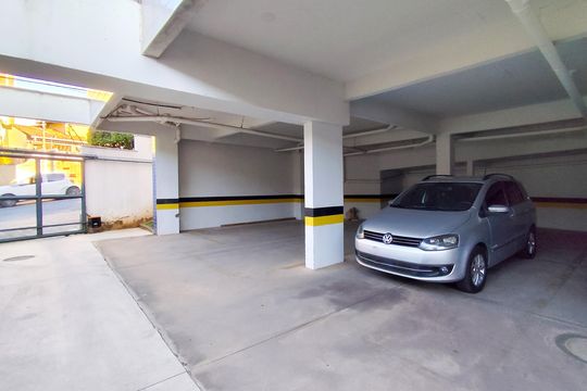 Garagem de apartamento para alugar com 5 quartos, 147m² em Padre Eustáquio, Belo Horizonte