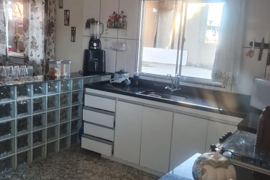 Casa para alugar com 3 quartos, 130m² em Alvorada, Contagem