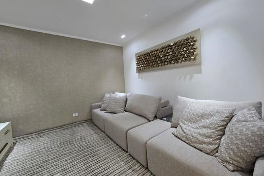 Sala de TV de casa à venda com 4 quartos, 300m² em Vila Galvão, Guarulhos