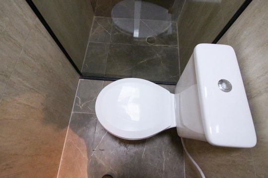 Banheiro de kitnet/studio para alugar com 1 quarto, 17m² em Vila Formosa, São Paulo
