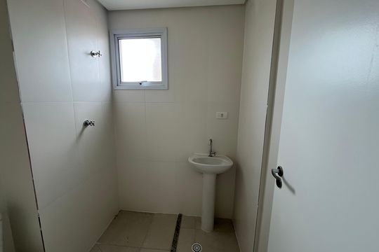 Banheiro de apartamento à venda com 2 quartos, 43m² em Tucuruvi, São Paulo