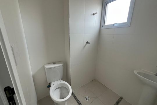 Banheiro de apartamento à venda com 2 quartos, 43m² em Tucuruvi, São Paulo