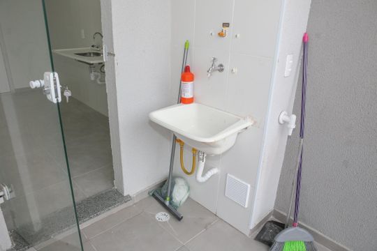 Sacada de apartamento para alugar com 2 quartos, 42m² em Lapa de Baixo, São Paulo