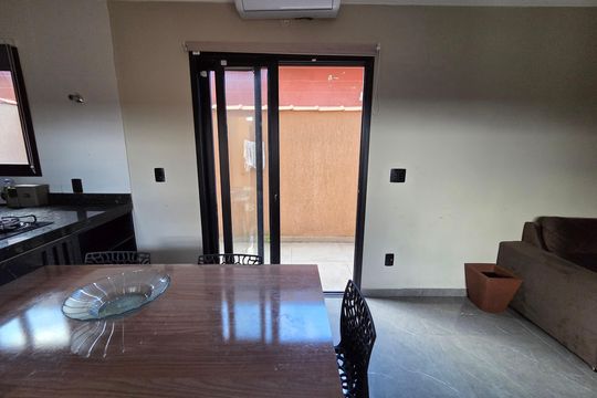 Sala de casa para alugar com 3 quartos, 116m² em Guilhermina, Praia Grande