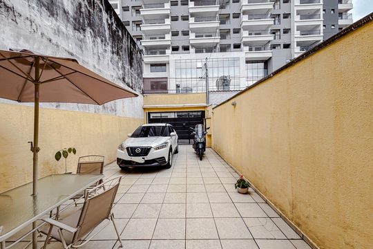 Garagem de casa para alugar com 5 quartos, 250m² em Chácara Califórnia, São Paulo