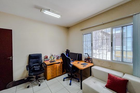 Quarto 4 de casa para alugar com 5 quartos, 250m² em Chácara Califórnia, São Paulo