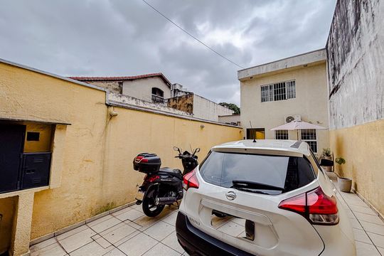 Garagem de casa para alugar com 5 quartos, 250m² em Chácara Califórnia, São Paulo