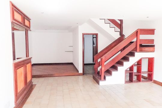 Sala de casa à venda com 4 quartos, 225m² em Barra da Tijuca, Rio de Janeiro