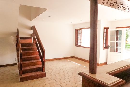 Sala de casa à venda com 4 quartos, 225m² em Barra da Tijuca, Rio de Janeiro